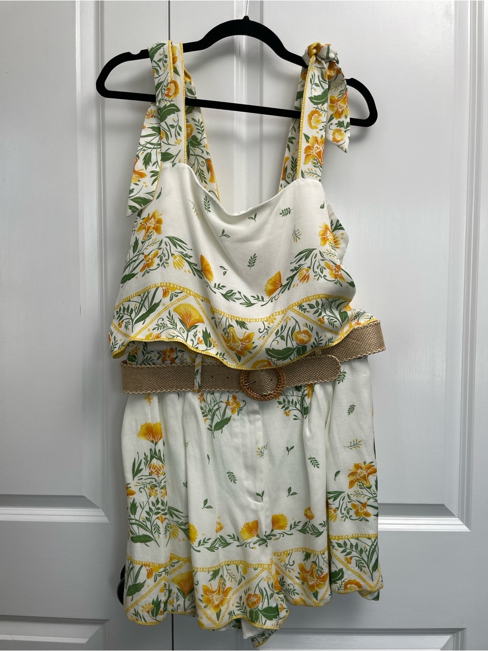 NWT Antonio Melani Floral Tie Shoulder Top Shorts Set 10 Yellow Green Belt - Picture 2 of 14